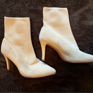 Pointed toe stiletto boot